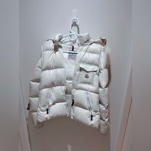 Moncler White Glittery Puffer Jacket with Hood and Detachable Sleeves